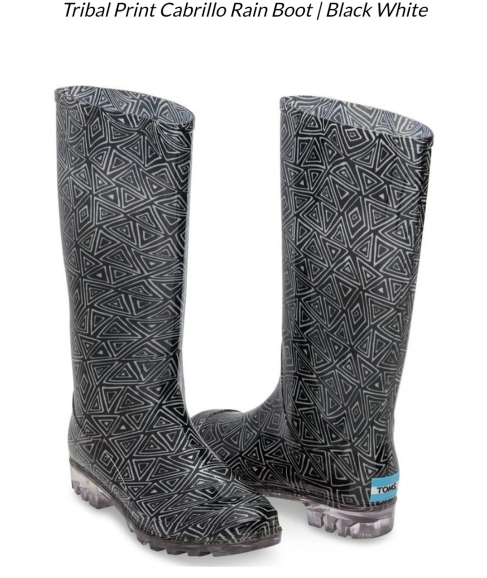 New TOMS  Cabrilla print rain boots